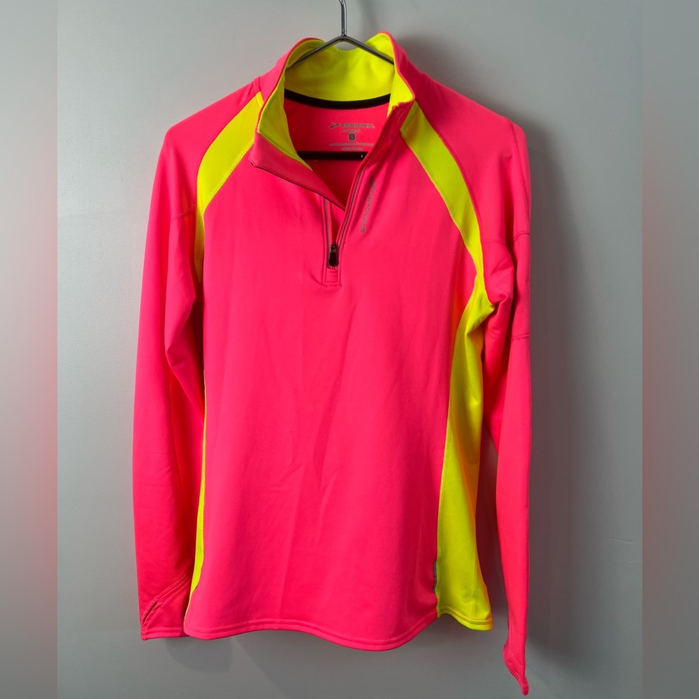 Brooks Running Neon Pink & Yellow Quarter Zip Pull Over reflective detail Small